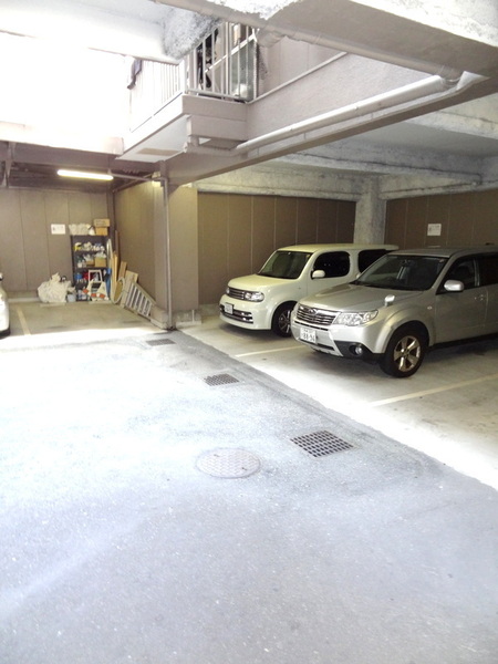 駐車場　★敷地内駐車場完備★
