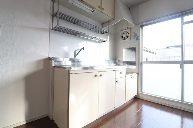 キッチン　同物件別部屋です。