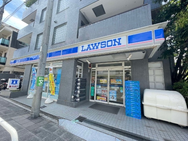 コンビニ　ローソン下馬４丁目店（コンビニ）まで354m