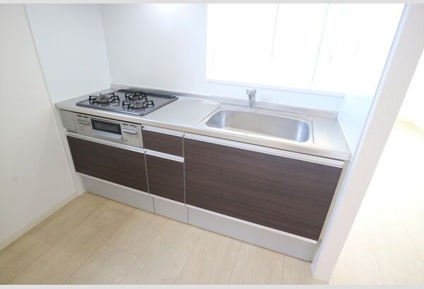 ＪＲ山陽本線 大久保駅 徒歩28分 3階建 築12年のキッチン写真
