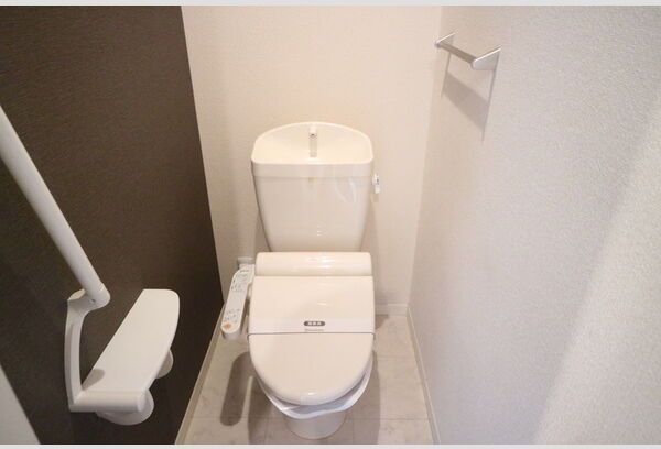 ＪＲ山陽本線 大久保駅 徒歩28分 3階建 築12年のトイレ写真