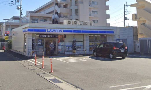 コンビニ　ローソン 伊志田高校前店（コンビニ）まで293m