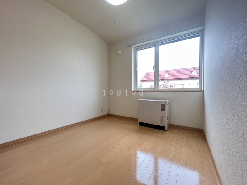 その他部屋・スペース　日当たりの良い明るいお部屋です。