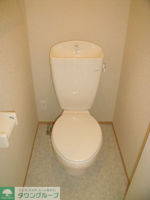 トイレ　清潔感のあるトレイ