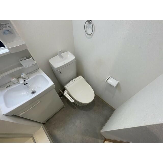 トイレ　別号室参考写真