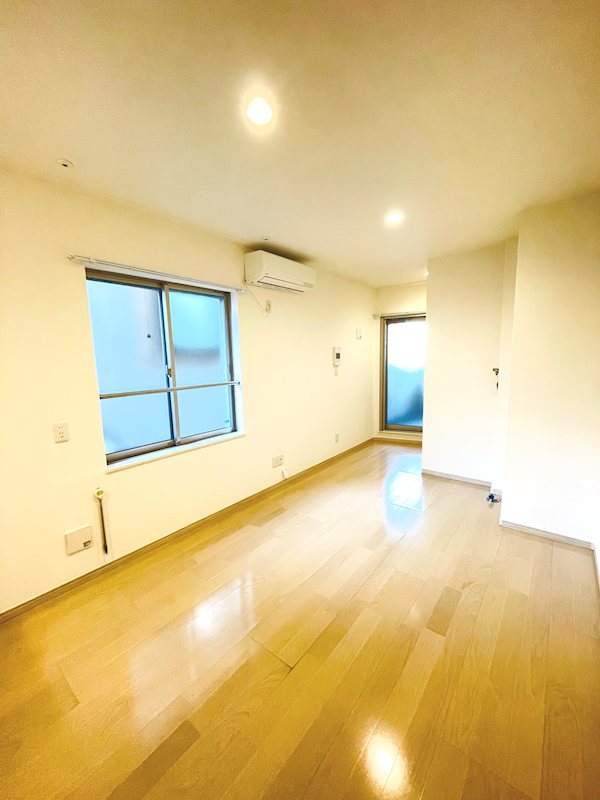 居室・リビング　2面採光の明るいお部屋