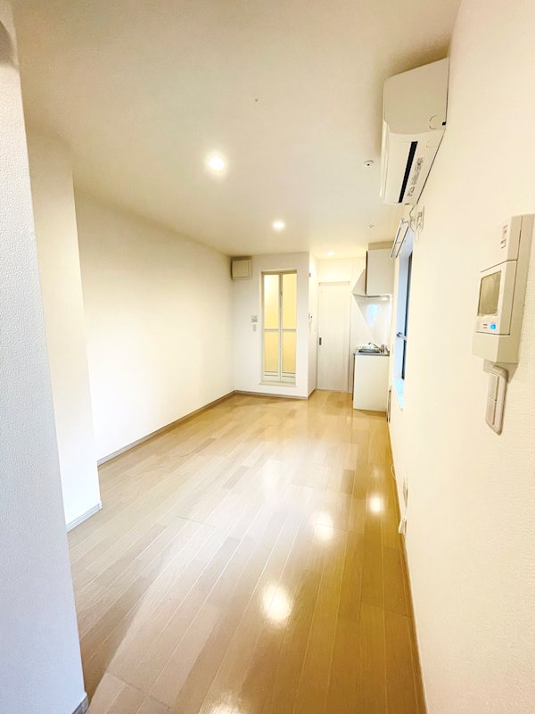 その他部屋・スペース　室内8.1帖ある広めのお部屋