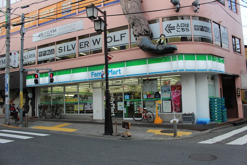 コンビニ　ファミリーマート 太子堂三丁目店（コンビニ）まで97m