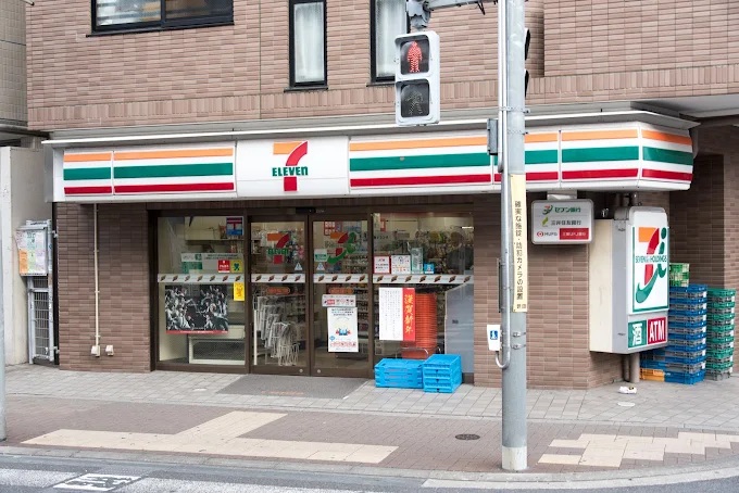 コンビニ　セブンイレブン 世田谷太子堂2丁目店（コンビニ）まで125m