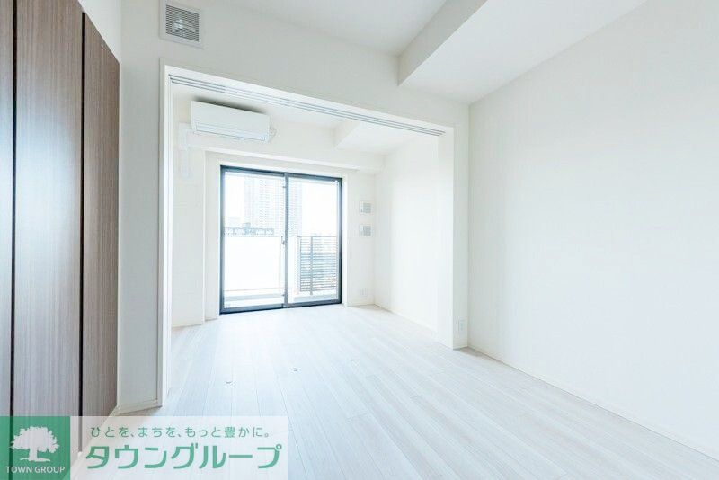 HARUMI FLAG PORT VILLAGE B棟の居間写真