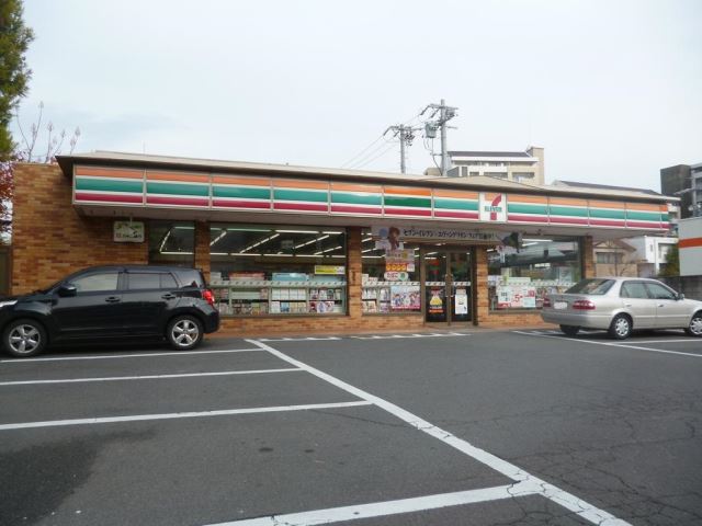 コンビニ　セブンイレブン（コンビニ）まで630m