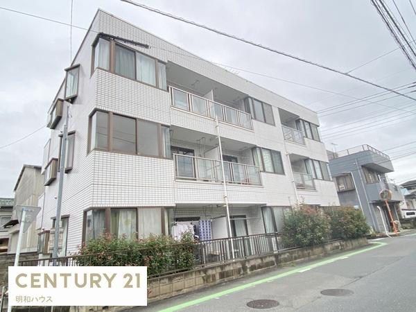 建物外観　3階建てマンション