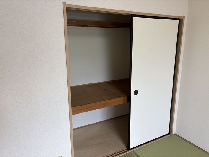 収納　押入