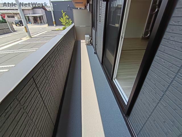 バルコニー　同型別建物