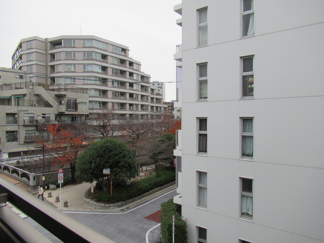 眺望　お部屋からの景色です！圧迫感がないので暮らしやすい♪