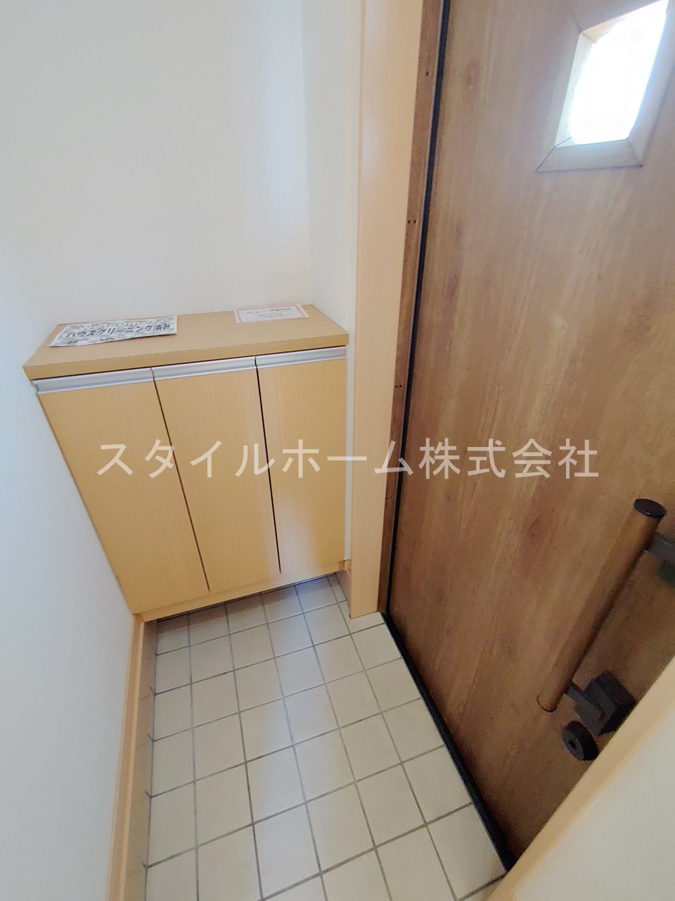 コモド南ヶ丘Bの玄関写真
