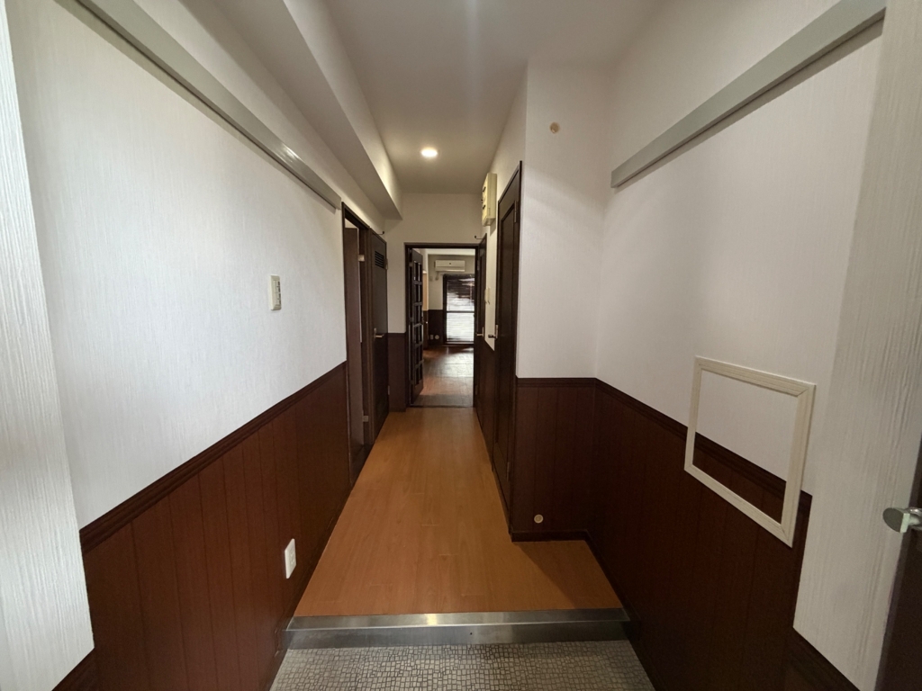 ガーネット森北町の玄関写真