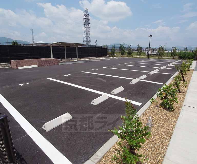 駐車場　ゆったりスペース取れています