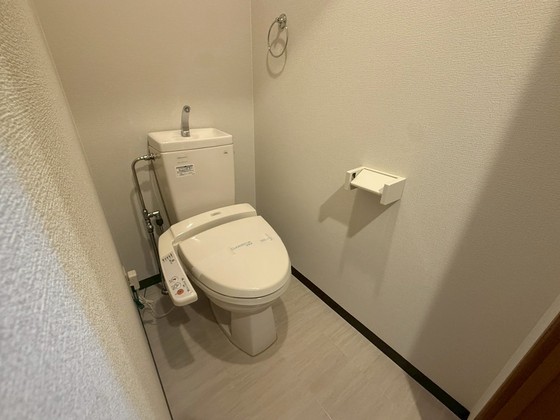 トイレ　※別部屋の写真です