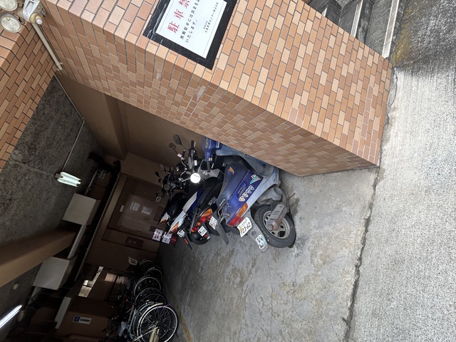 駐車場　バイク