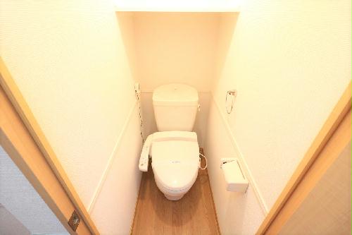 レオパレス鳥羽街道ファミリアのトイレ写真