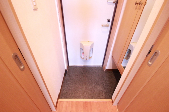 玄関　※別部屋の写真です
