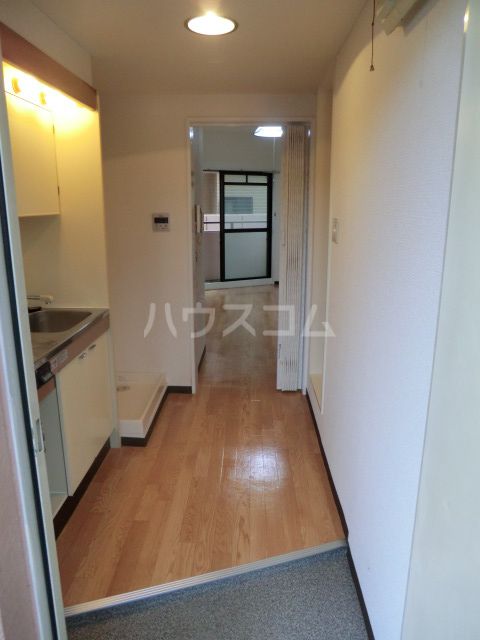 メゾン山崎川の玄関写真