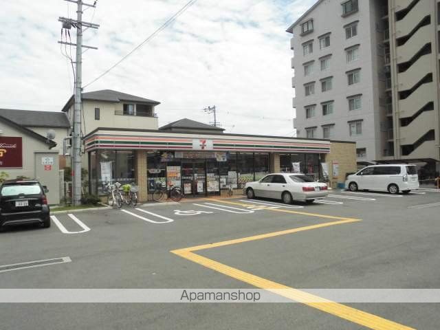 コンビニ　セブンイレブン（コンビニ）まで746m
