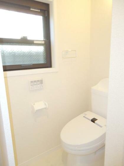 目白クイーンズコートのトイレ写真