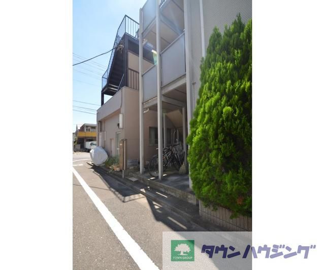 ＪＲ山手線 駒込駅 徒歩6分 3階建 築18年の外観写真