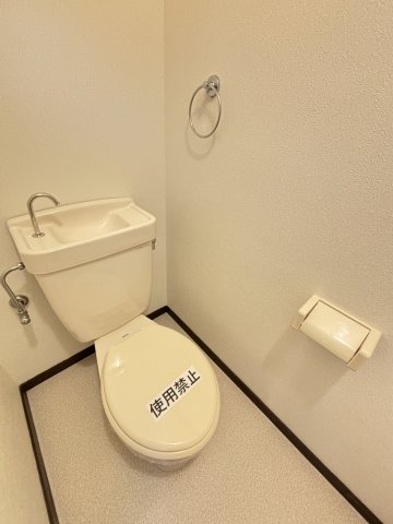 地下鉄今里筋線 瑞光四丁目駅 徒歩5分 7階建 築39年のトイレ写真