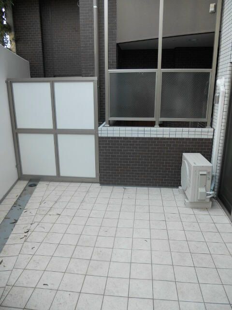 バルコニー　陽当たり良好なバルコニーです