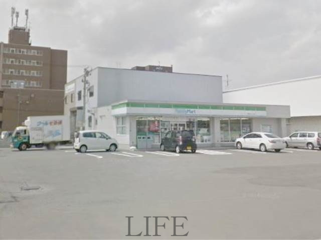 コンビニ　ファミリーマート札幌菊水元町2条店（コンビニ）まで448m