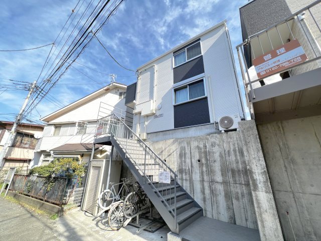 建物外観　落ち着いた雰囲気の外観