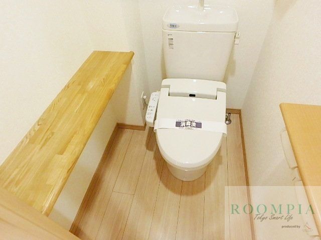 西武有楽町線 練馬駅 徒歩10分 8階建 築17年のトイレ写真