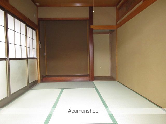 高橋貸家の居間写真
