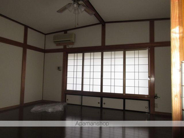 高橋貸家の居間写真