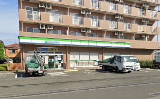 コンビニ　ファミリーマート座間郵便局前店（コンビニ）まで610m