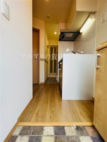 玄関　同一仕様・別部屋参考写真