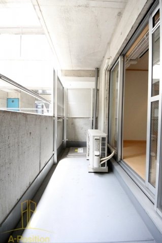 バルコニー　ゴールデンラピス