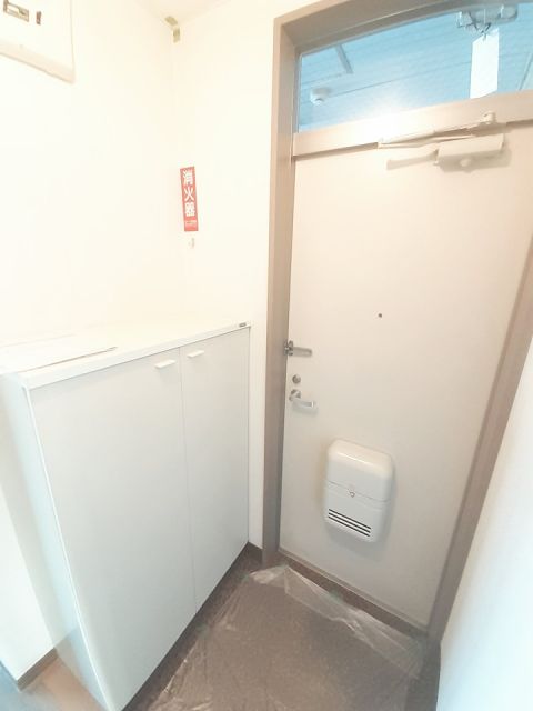 プラドール石山の玄関写真