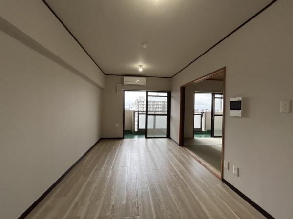 その他　明るいリビングです