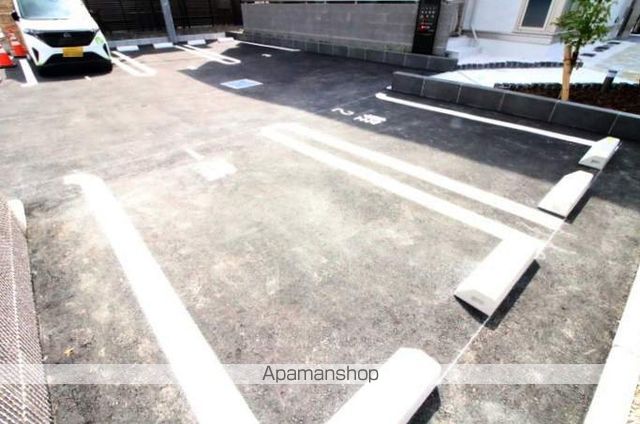 駐車場　駐車場