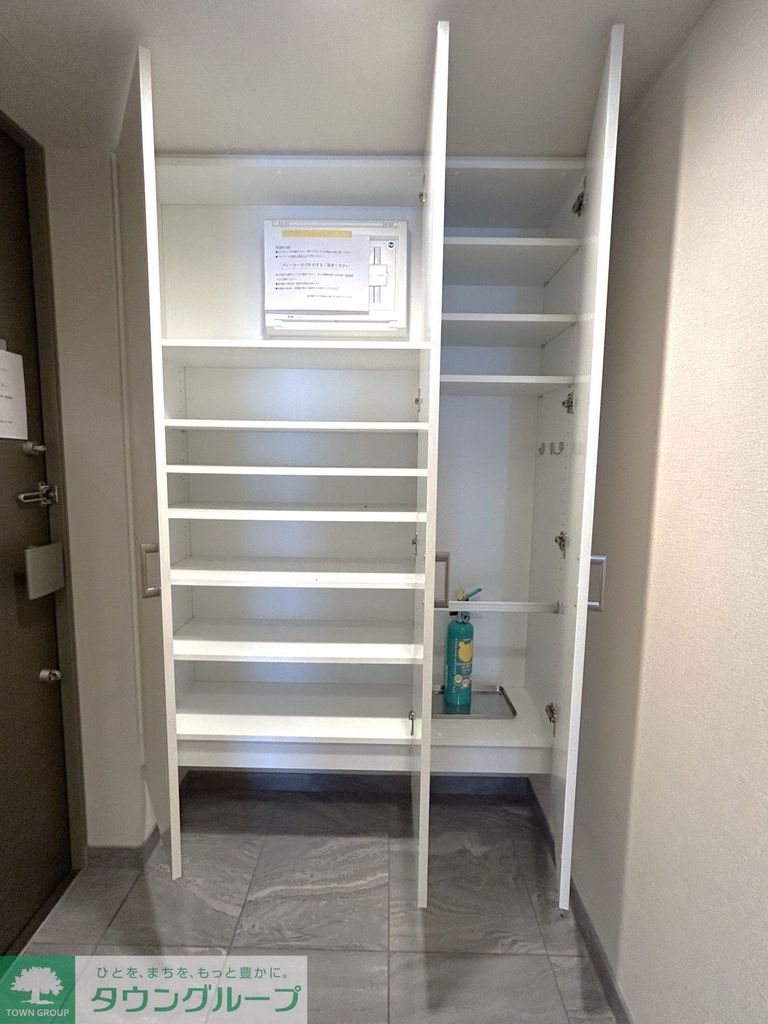 収納　シューズボックス（クリーニング前）