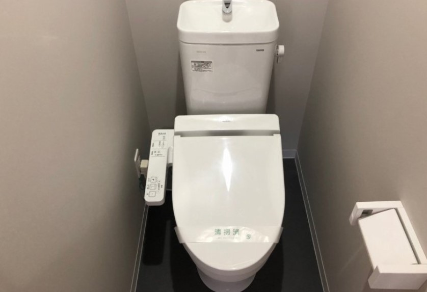 トイレ　別室参考画像になります。