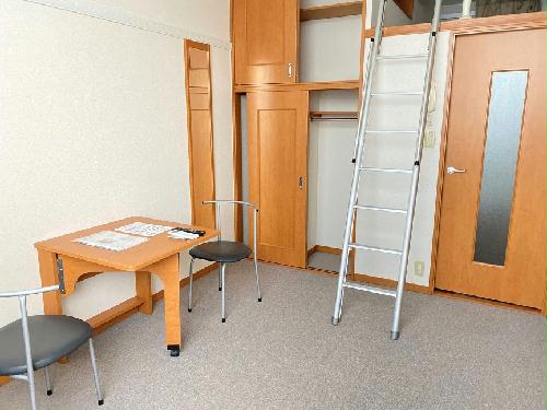 レオパレスBoulogneの居間写真