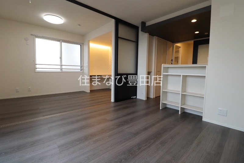 居室・リビング　同型別部屋写真