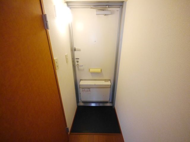 レオパレスエスポワールの玄関写真