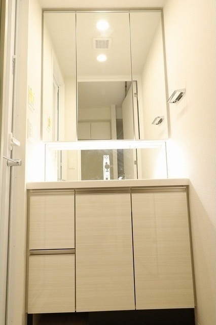 洗面設備　※別部屋の参考写真です。