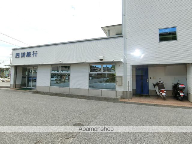 銀行　四国銀行　香長支店（銀行）まで511m